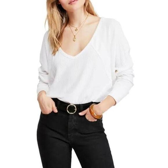 FREE PEOPLE Slouchy V-Neck White Top / Great Beach Swim Top Cover Up – XS/S - Picture 4 of 11